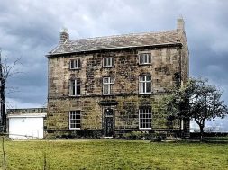 WALTON-HALL-CH-FIELD-MFS-1983b